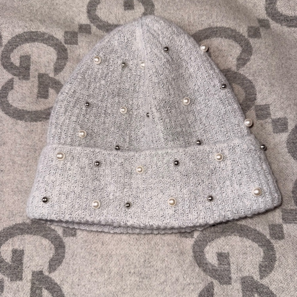 Gray Knit Beanie with Pearls